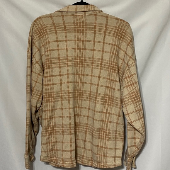 PINK VICTORIA SECRET WO SMALL TAN PLAID FLEECE COMFY LIGHTWEIGHT SHIRT / SHACKET - Picture 9 of 10